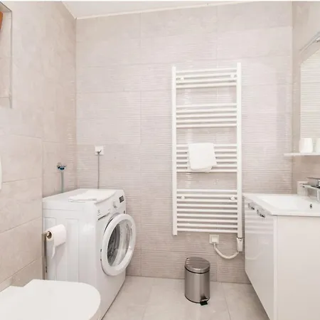 Meadow With Swimming Pool Βίλα Budak