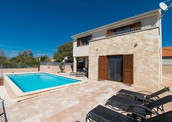 Meadow With Swimming Pool Villa *