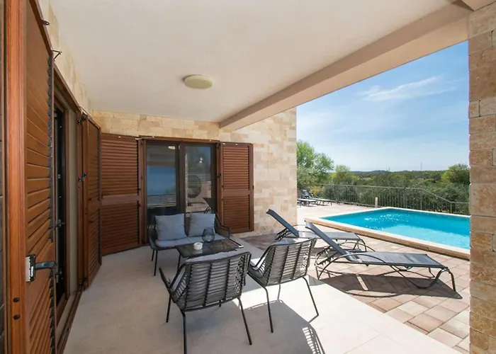 Meadow With Swimming Pool Villa *