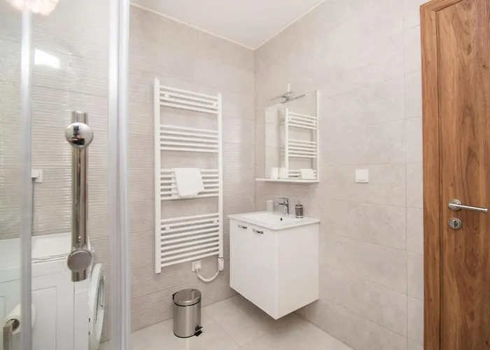 Villa Meadow With Swimming Pool *