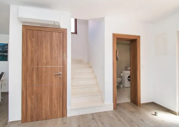 Meadow With Swimming Pool Villa Budak