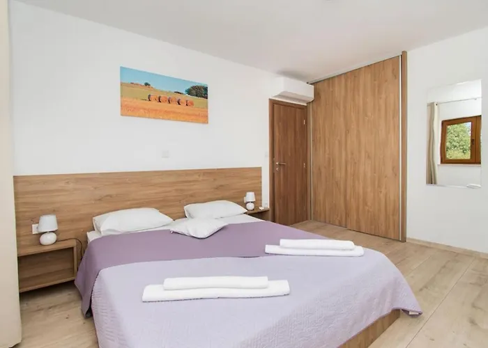 Meadow With Swimming Pool Вилла *