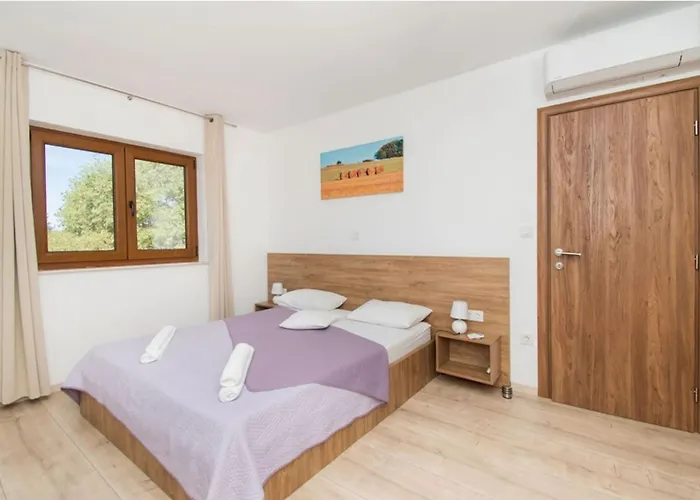 Meadow With Swimming Pool Вилла *